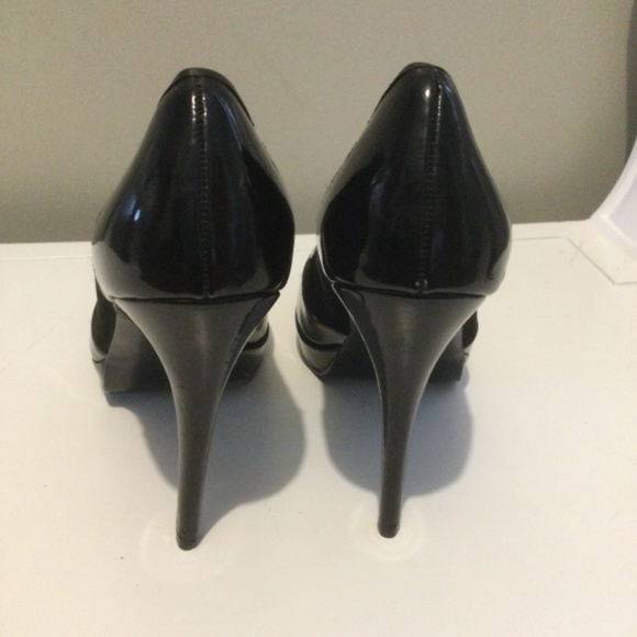 Colin Stuart patent black leather and suede pump - Picture 3 of 6
